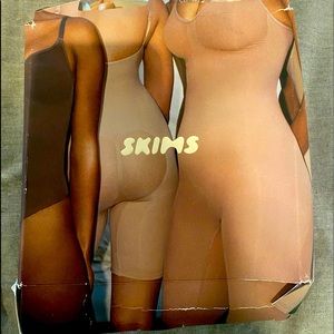 Skims sculpting bodysuit shape wear